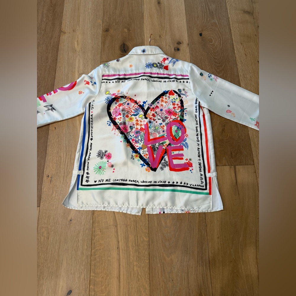 Vilagallo Love Grafitti Button Down Blouse
size US M/8 - Picture 8 of 13